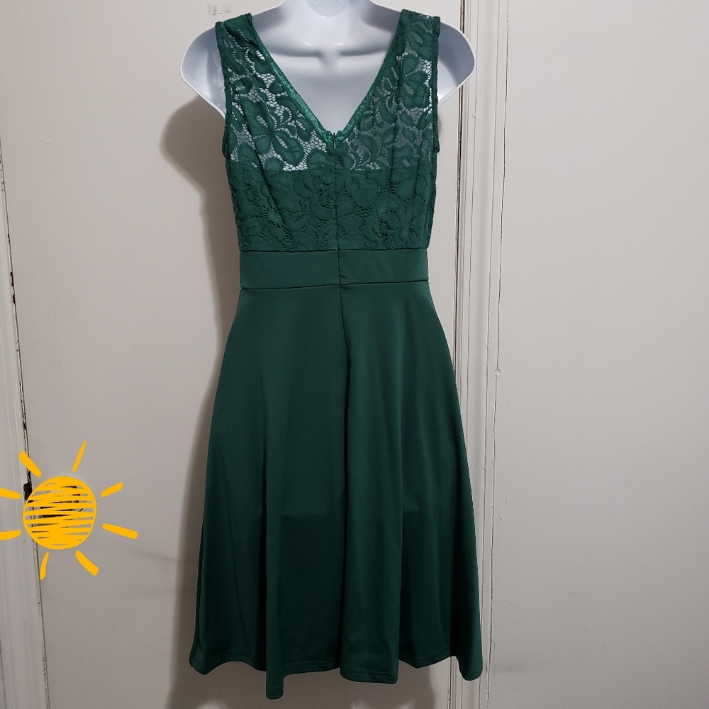 Green Dress - Picture 2 of 5